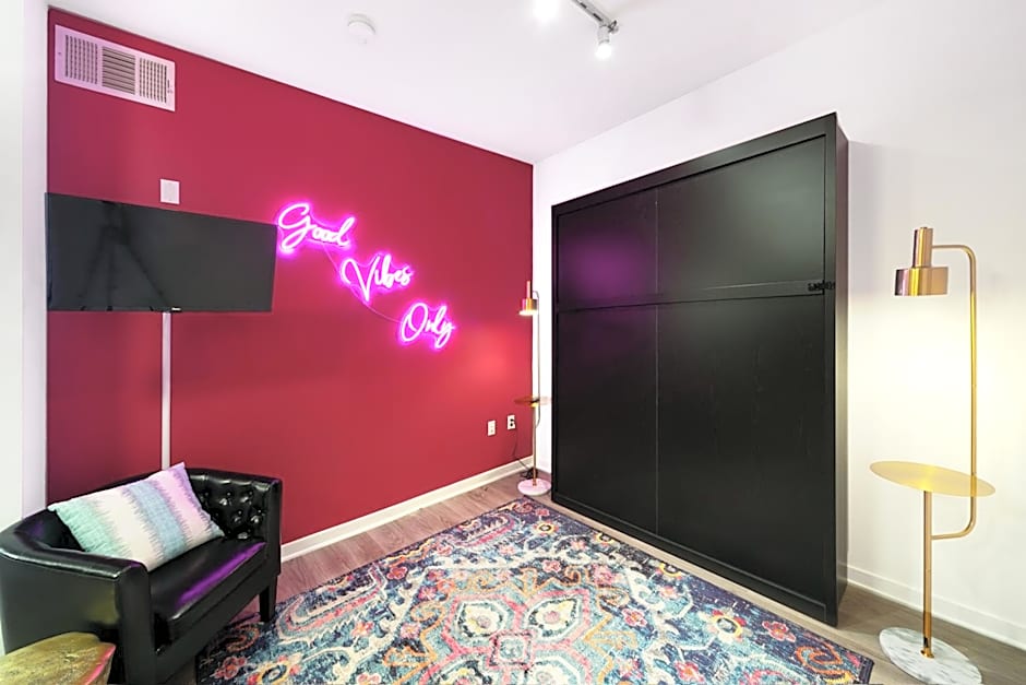 Fairfax District Chic City Oasis 2 BR Apt with Den 136