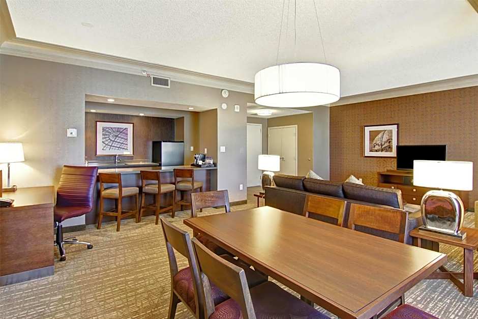 DoubleTree by Hilton West Edmonton