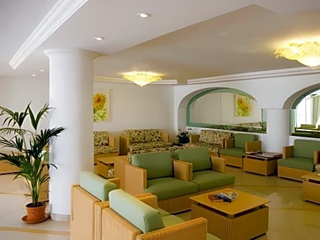 Aparthotel Esquinzo Y Monte Del Mar