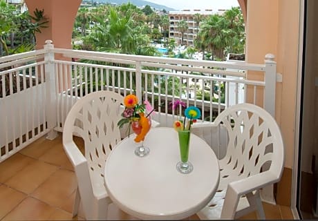 FAMILY SUITE 4 ADULTS