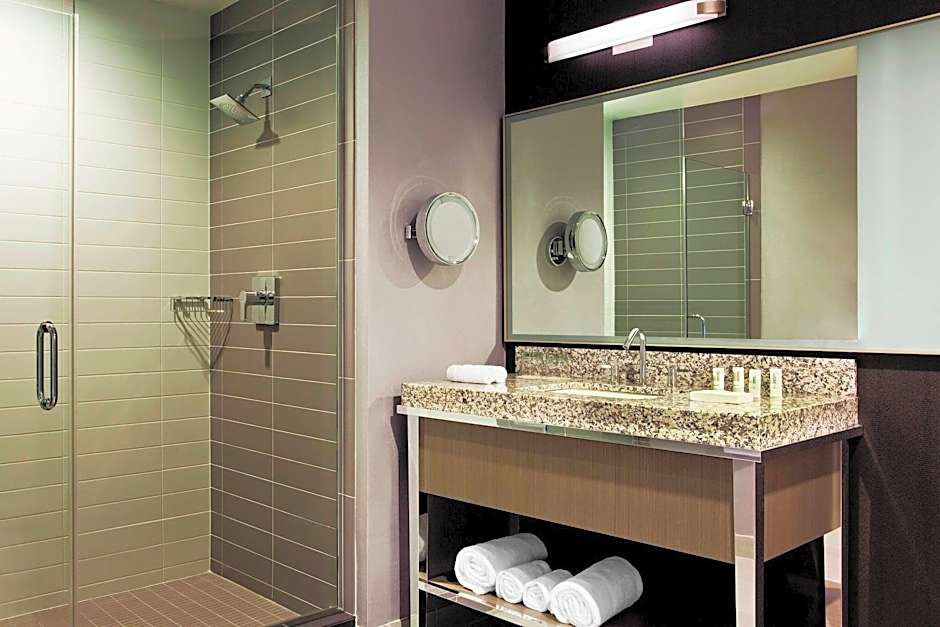 Photo 1 of 7 of 1 King Bed, Mobility Accessible, Roll in Shower