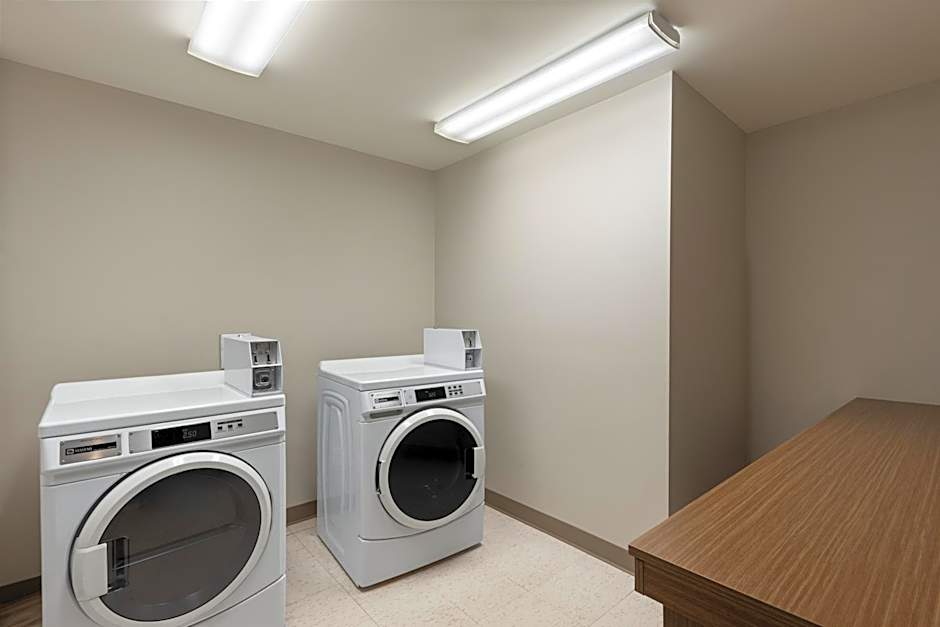 Microtel Inn & Suites By Wyndham Kirkland Lake