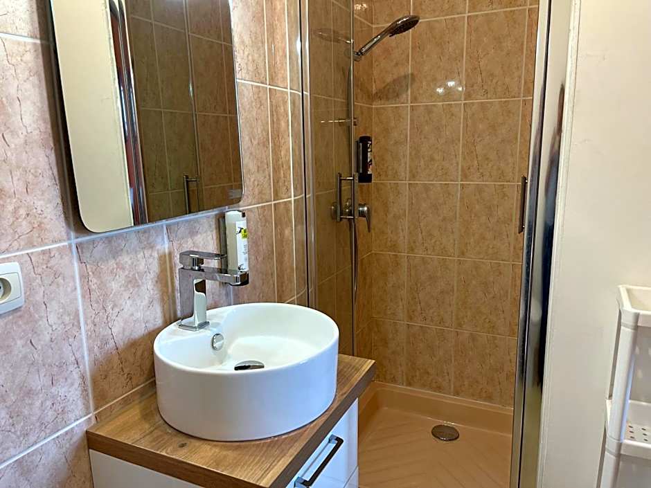 Logis hôtel Les Confins du perche