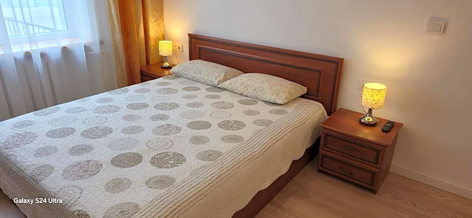 Apartamentai šalia baseino