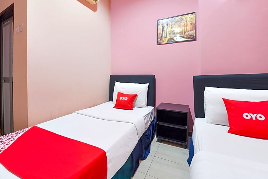 OYO 89588 Destiny Riverside Hotel