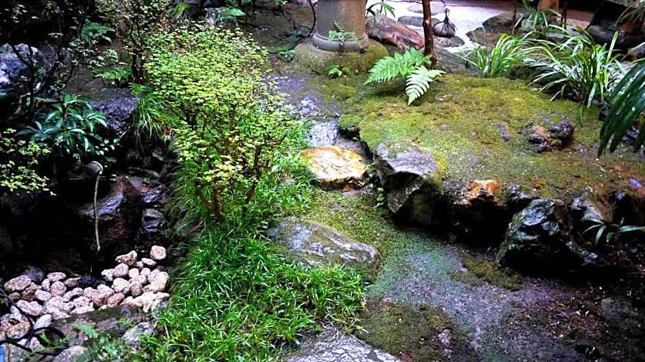 Traditional Kyoto Inn serving Kyoto cuisine IZUYASU