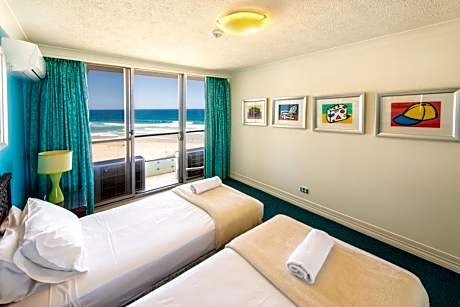 Superior Two-Bedroom Apartment - Beachfront Ocean View