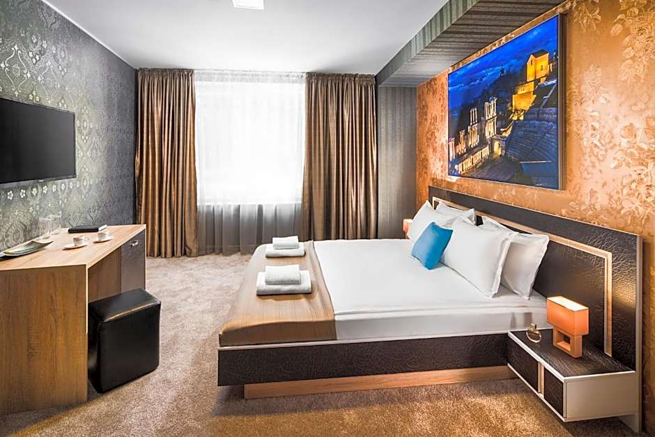 Central Point Boutique Hotel