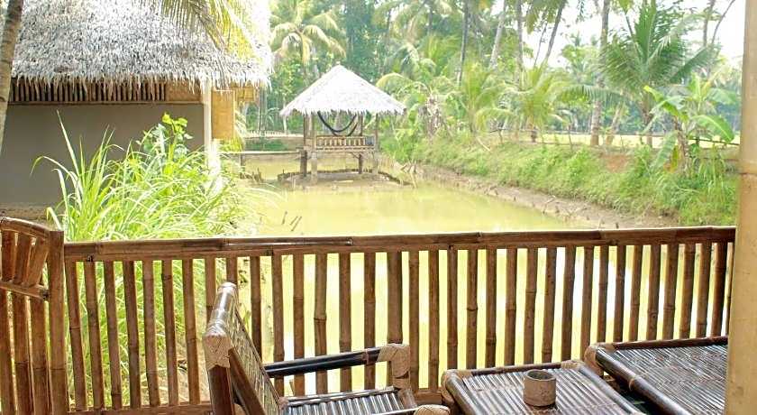 Baleku Bamboo Retreat