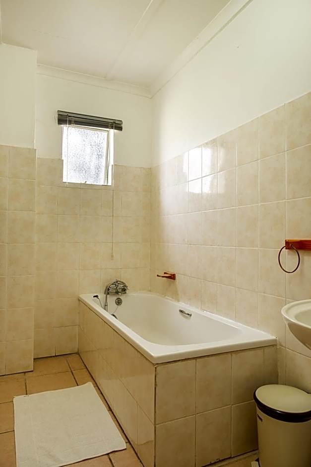 Karoo Ouberg Guest Lodge