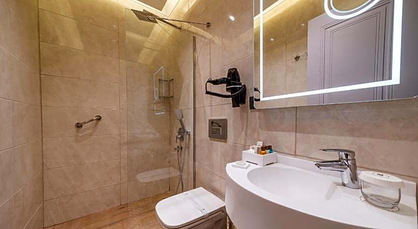 PERALUNA PREMIUM HOTEL