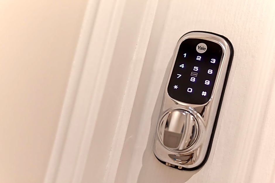 Tithe Barn - Self Check In Hotel