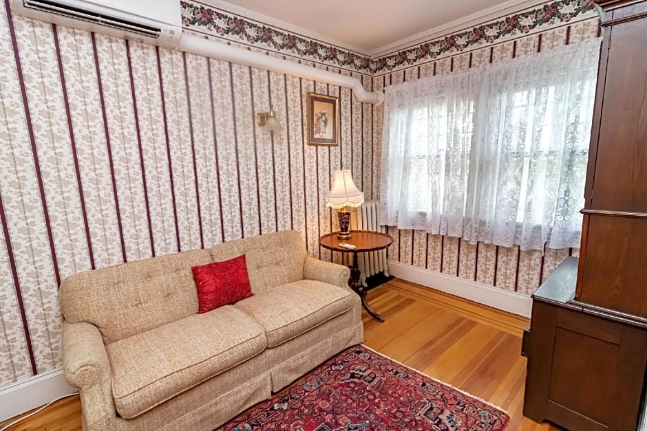 Saratoga Dreams Bed and Breakfast
