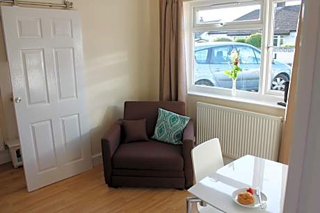 Orchid 1 bedroom-Suite-Private Bathroom