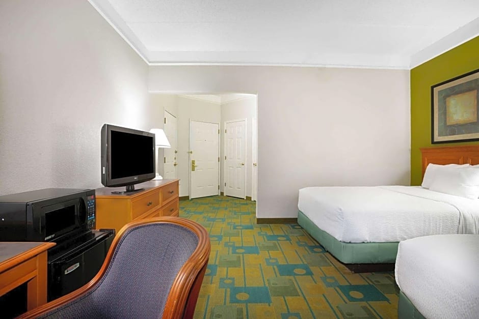 La Quinta by Wyndham Austin Southwest