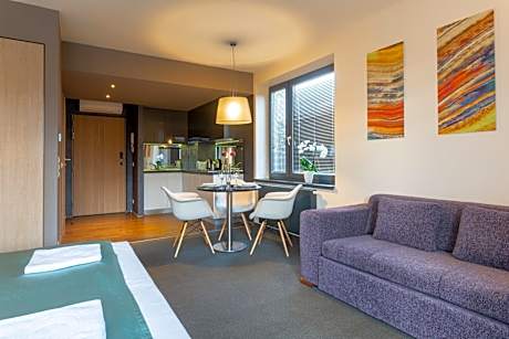 Deluxe Studio Apartment