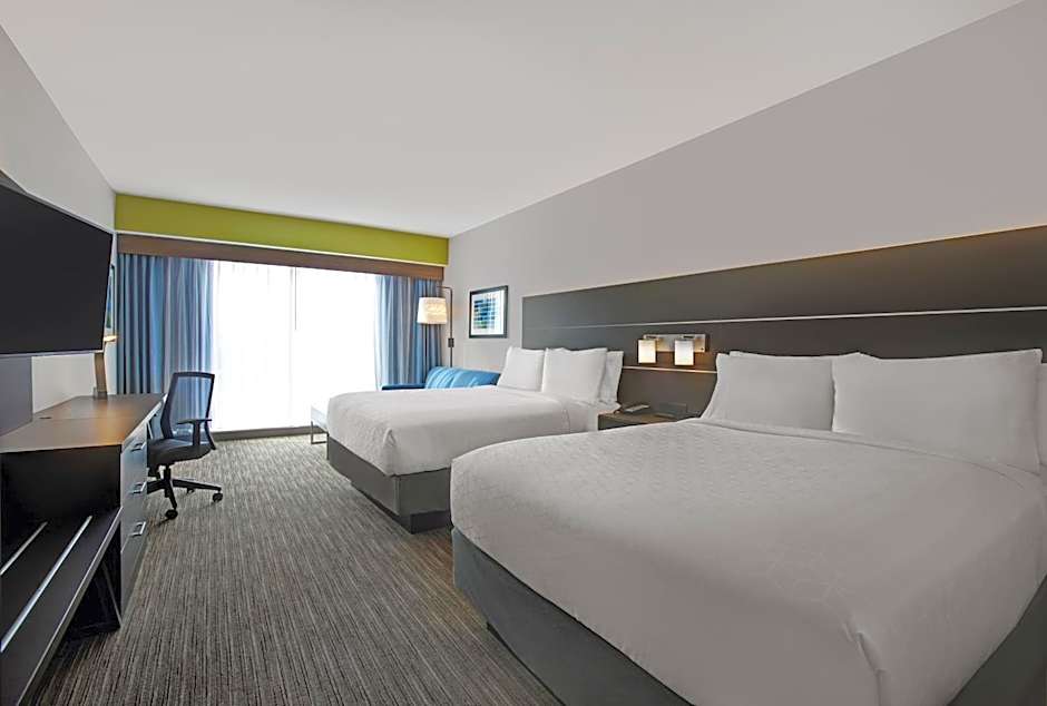 Photo 1 of 8 of 2 Queen Beds, Mobility Accessible, Bathtub