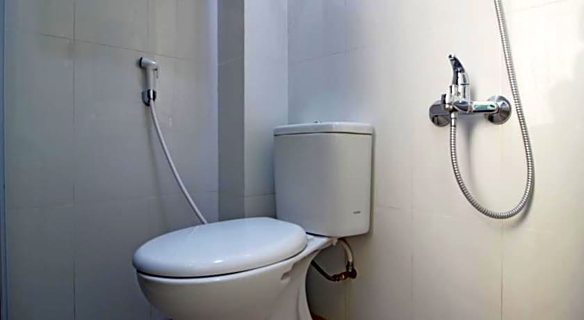 RedDoorz near Solo Balapan Station