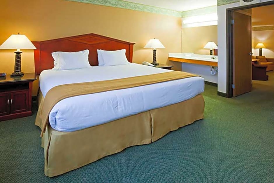 Norwood Inn & Suites Eagan