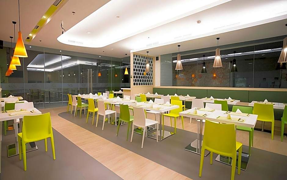 Zest Hotel Jemursari