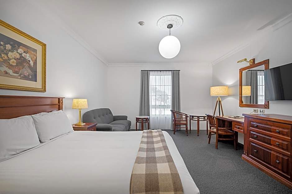 Photo 1 of 41 of The Lawson Riverside Suites