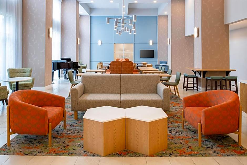 Hampton Inn By Hilton & Suites Redding
