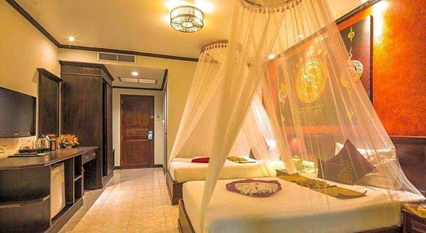Tanawan Phuket Hotel