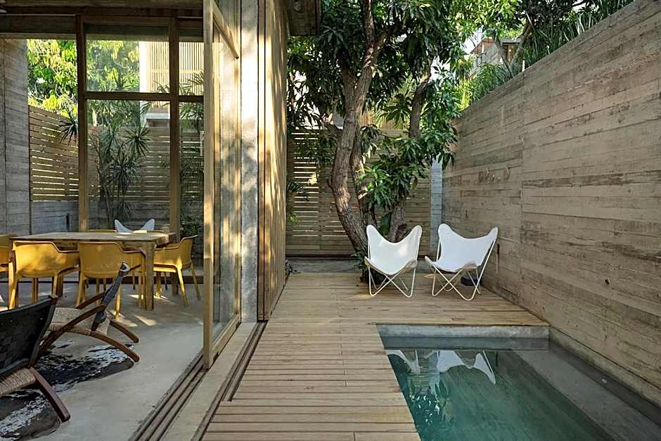 Ona & Nami - Casa Macu Saladita surf break