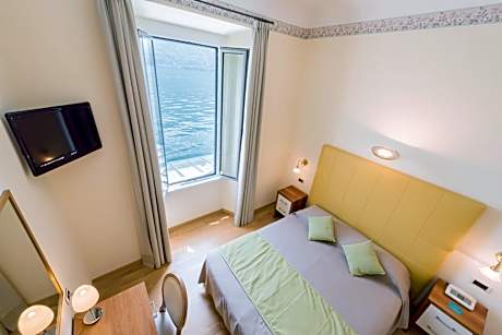 Single Room wih Lake View