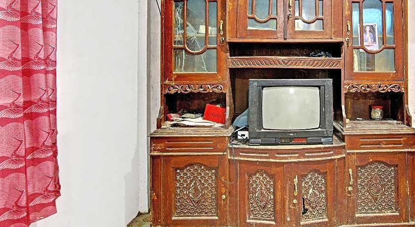 SPOT ON 92535 Guest House Pak Darso