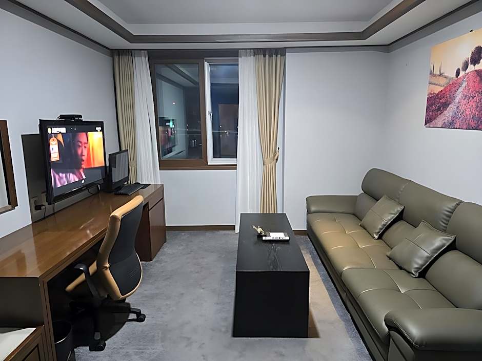 Narsha Tourist Hotel