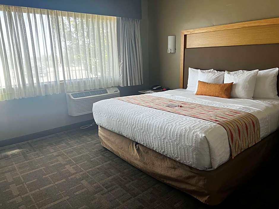 Best Western Plus Landmark Hotel