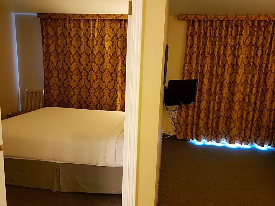 Shemron Suites Hotel