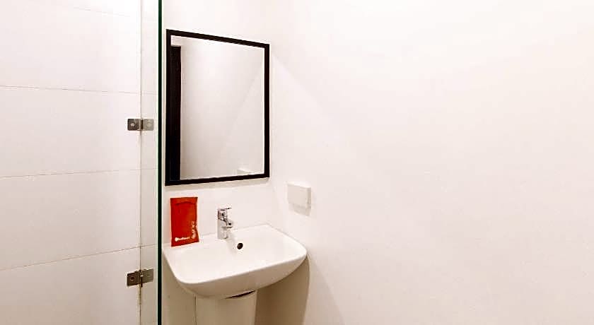 RedDoorz Plus near Bamboo Organ Las Piñas