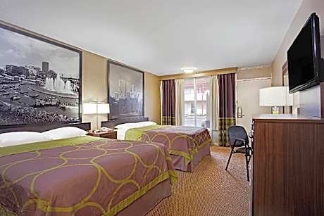 Queen Room with Two Queen Beds - Smoking