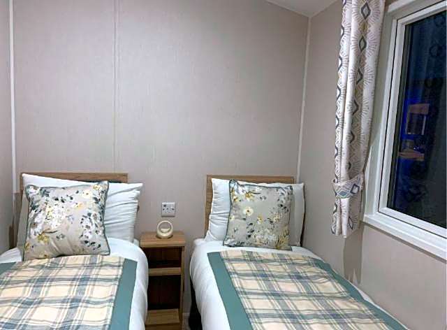 Southview Holiday Park, Deluxe Caravan