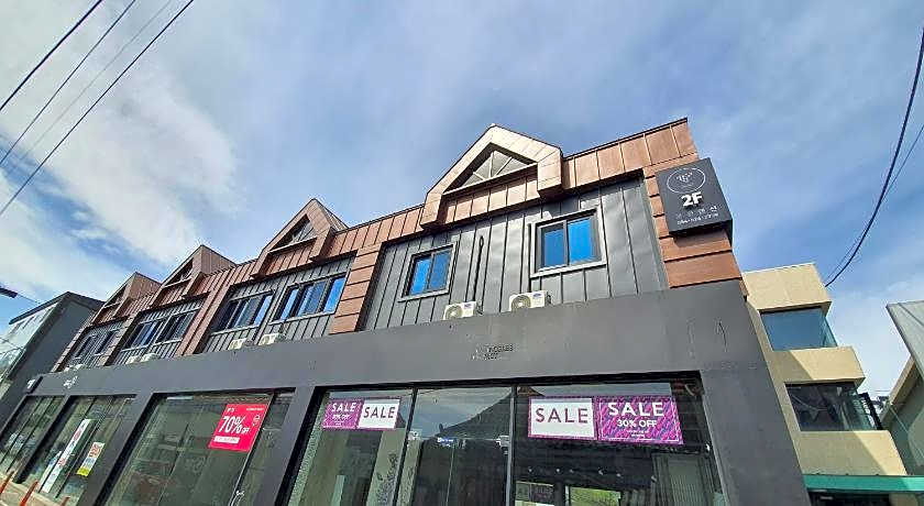 Gyeongju BongwhangMansion