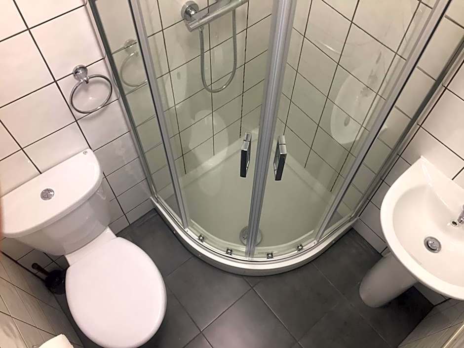 Southend Central Hotel - Close to Beach, City Centre, Train Station & Southend Airport