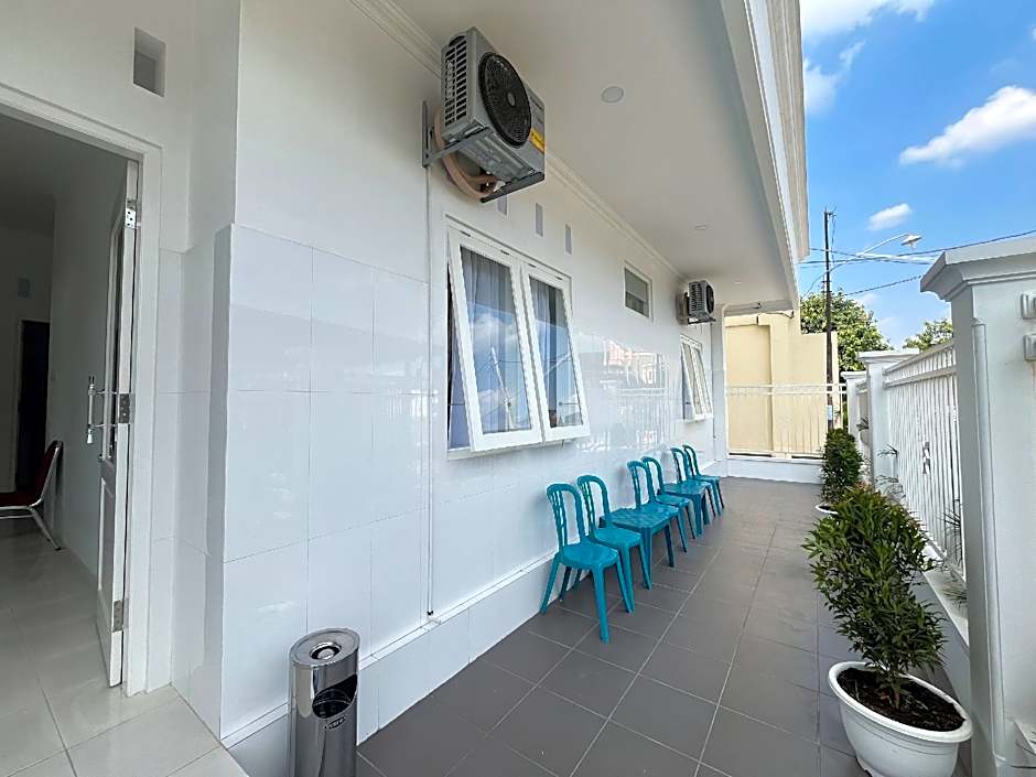 RedDoorz @ Griya Martha Sumber Solo