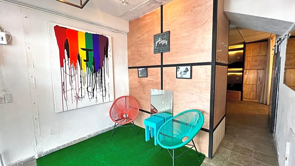 Jet's Gay Youth Hostel