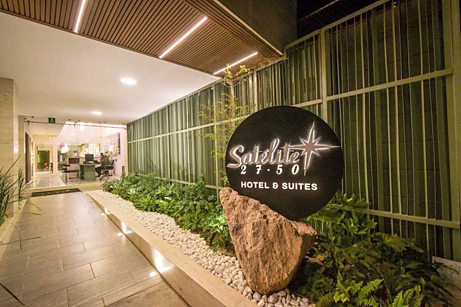Expo Satelite 2750 Hotel & Suites
