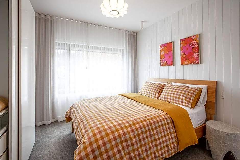 Convenient luxury home, minutes to CBD + hospital