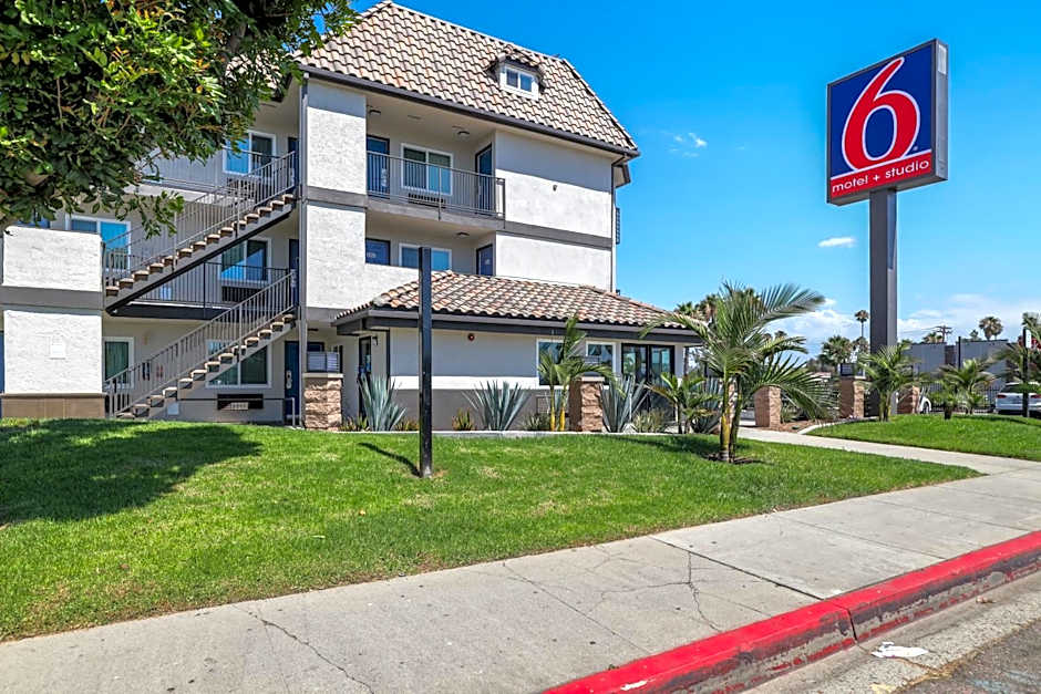 Motel 6-Escondido, CA