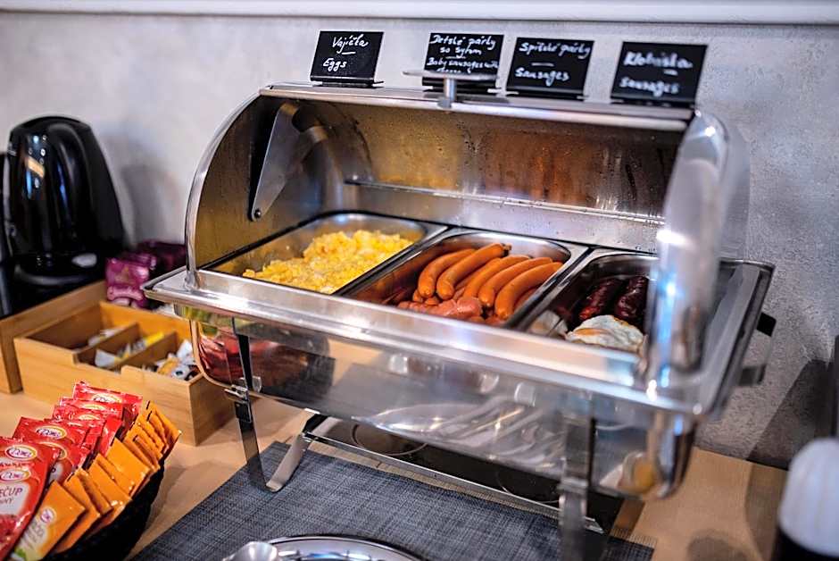 Felicity Garni Hotel