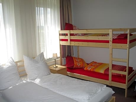 Family Room with Bunk Bed (2 Adults + 2 Children)