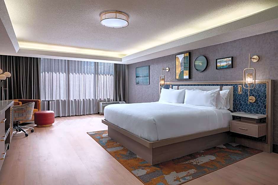 Photo 1 of 9 of Premium 1 King Bed
