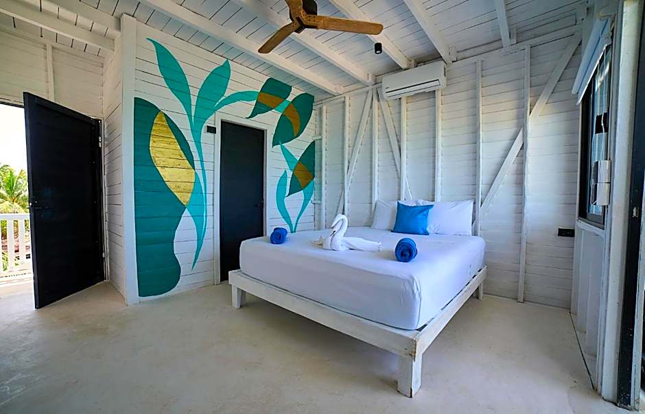 El Faro Beach Front by ÓOL Hotels