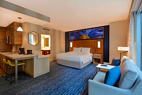 Spacious King Studio Suite - Hearing Accessible