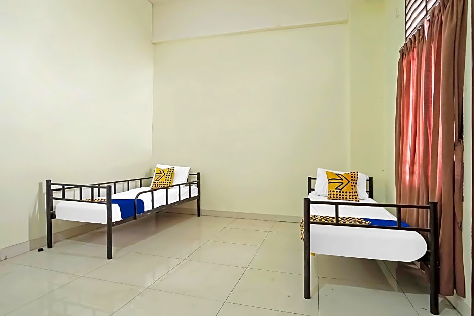 SPOT ON 91956 Kost Titian Zaman