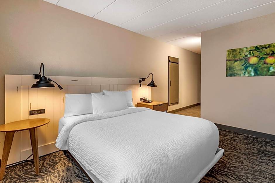 Fairfield by Marriott Inn & Suites Providence Airport Warwick